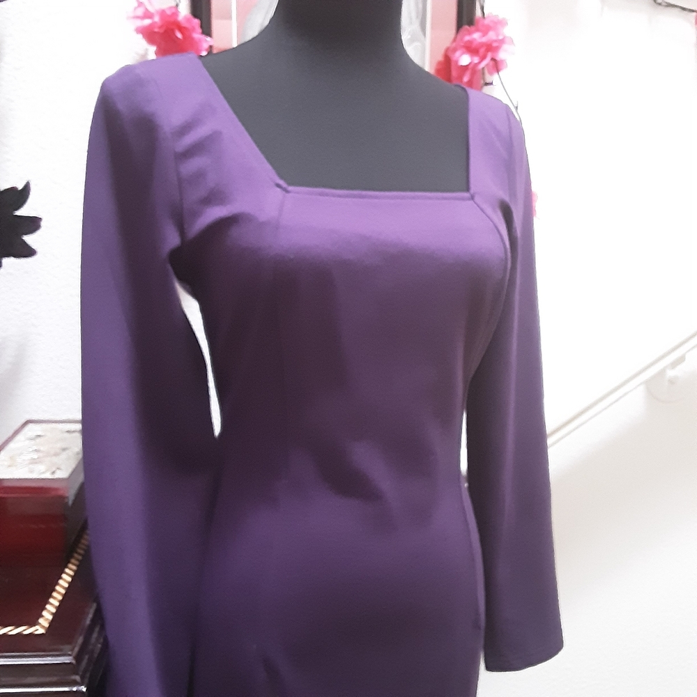 Pin-Up Dress - Picture 2 of 5